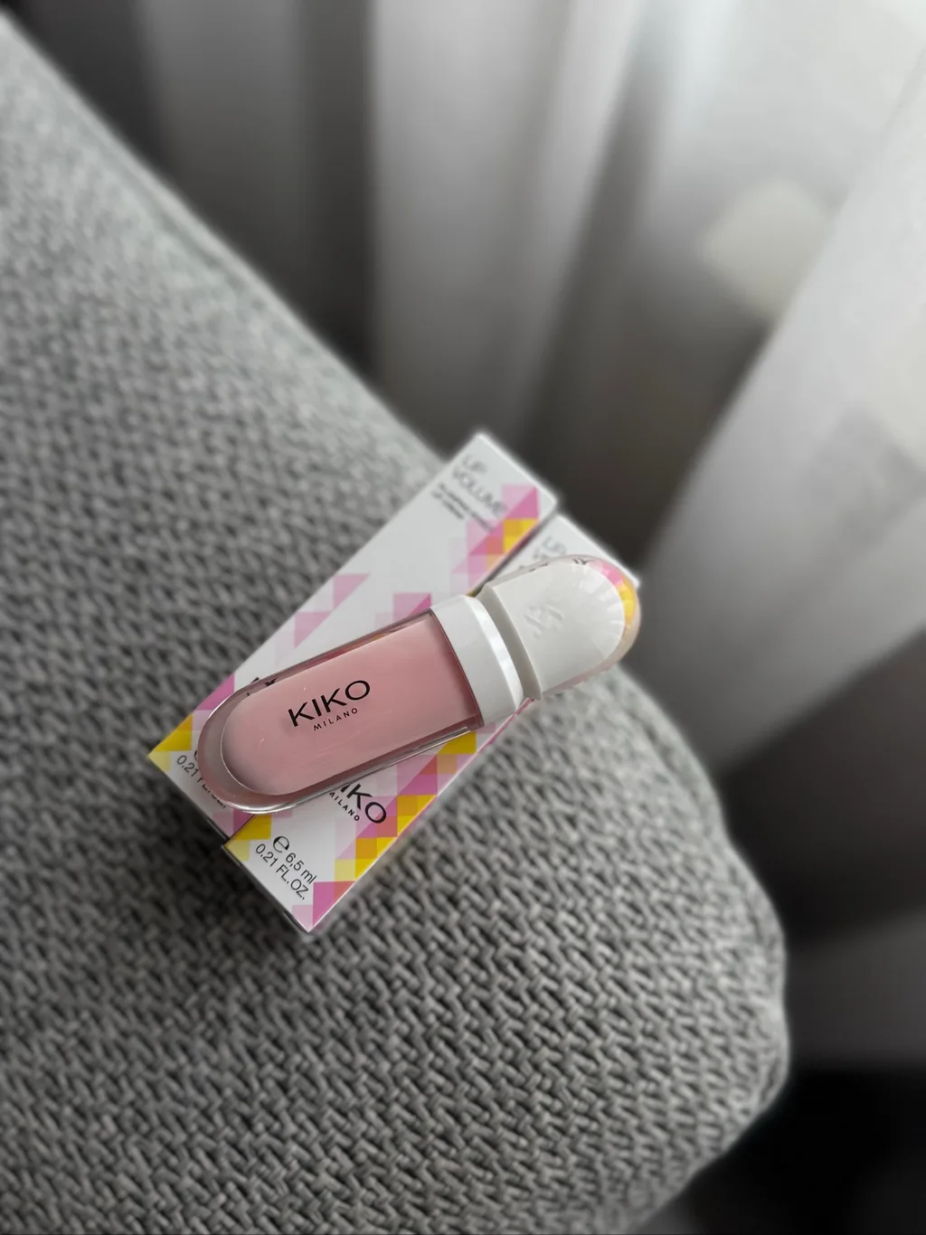 Крем-блиск, максімайзер Lip Volume 01 Kiko Milano