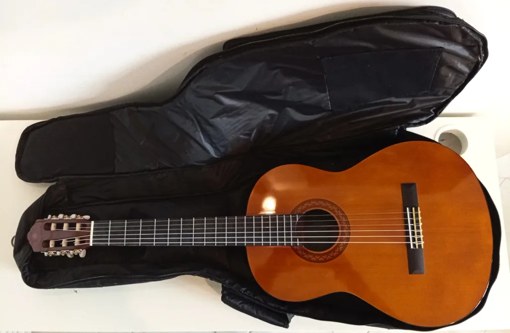 Акустичная гітара Yamaha CS40 + кейс-портфель та диджериду в подарунок